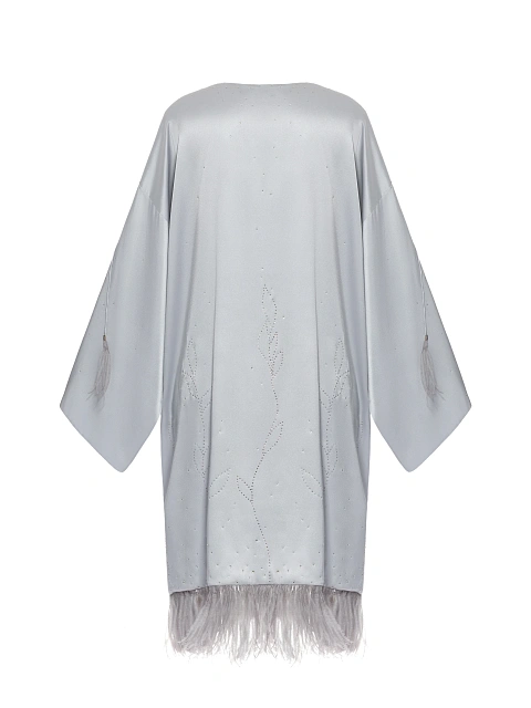 Светло-серая накидка из шелка с перьями и стразами, 2