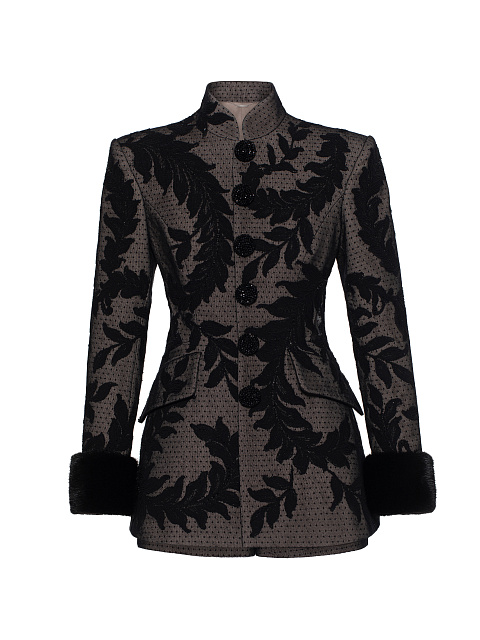 Черный костюм-двойка с отделкой из кружева и меха норки, 3