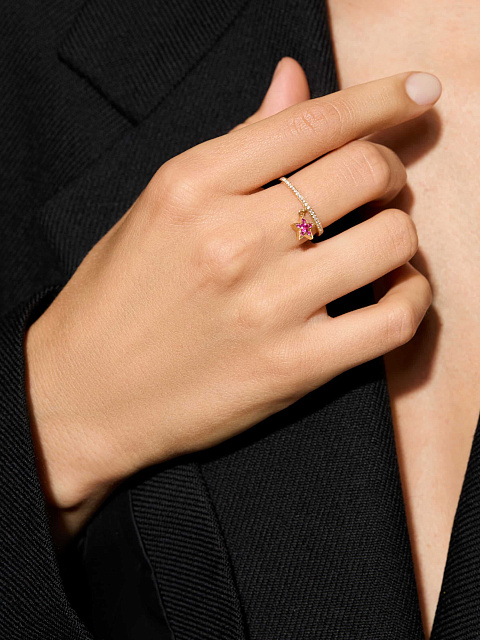 Кольцо из желтого золота с подвеской в виде звезды c рубинами, 3 Кольцо из желтого золота с подвеской в виде звезды c рубинами, 3