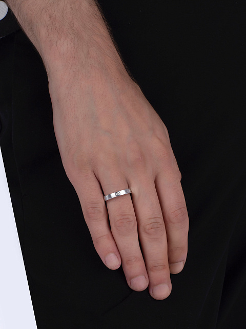 Кольцо из белого золота с бриллиантом круглой огранки, 5 Кольцо из белого золота с бриллиантом круглой огранки, 5