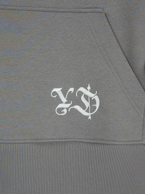 Серый трикотажный костюм с белой вышивкой, 4 Серый трикотажный костюм с белой вышивкой, 4