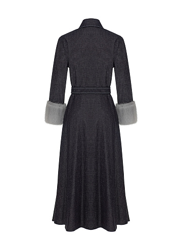 Черное платье-рубашка из денима с меховыми манжетами, 2