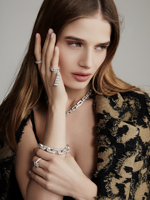 Кольцо-кисть из белого золота и бриллиантов, 4 Кольцо-кисть из белого золота и бриллиантов, 4