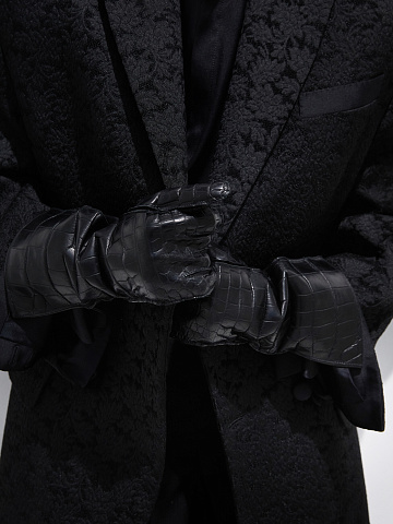 Перчатки из кожи крокодила, 2