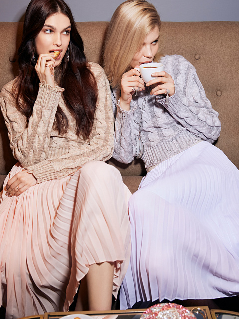 Лиловая плиссированная юбка-миди с асимметричным подолом, 6 Лиловая плиссированная юбка-миди с асимметричным подолом, 6