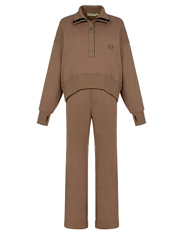 Коричневый костюм с укороченной толстовкой и кнопками на лампасах, 1