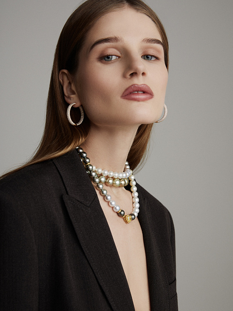 Колье из желтого золота с бриллиантами и жемчугом, 10