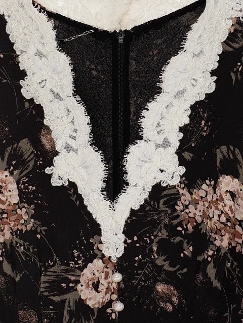 Черное платье-миди с цветочным принтом и белым кружевом, 4