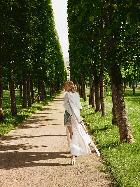 Белый двубортный тренч из льна, 7