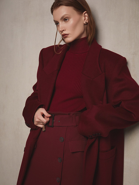 Бордовое двубортное пальто с фигурными лацканами, 5