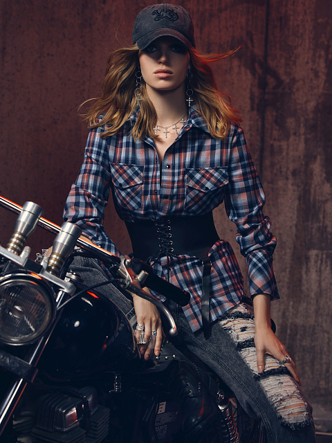 Красно-синяя рубашка в клетку, 4