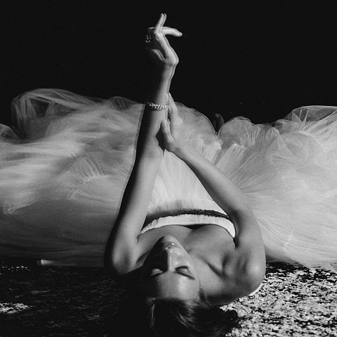 Белое корсетное платье из фатина, 9