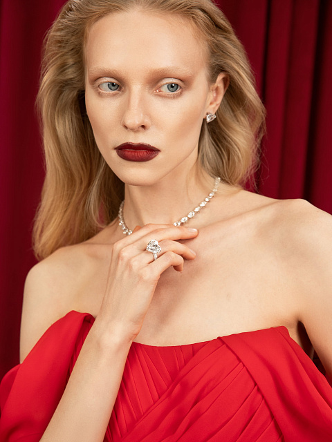 Кольцо из белого золота с бриллиантом в форме сердца, 3 Кольцо из белого золота с бриллиантом в форме сердца, 3