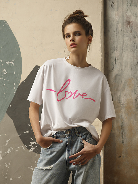 Белая хлопковая футболка с неоновым принтом Love, 3 Белая хлопковая футболка с неоновым принтом Love, 3