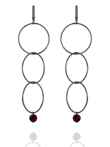 Серьги из черненого серебра с гранатом, 1