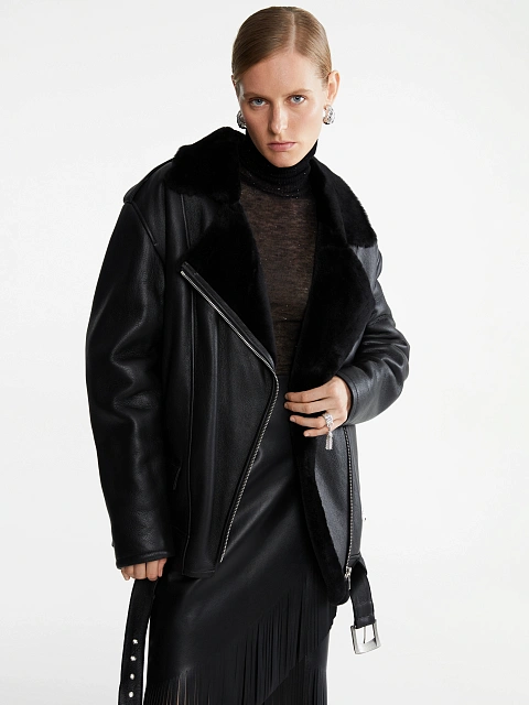 Черная объемная дубленка из овчины, 8