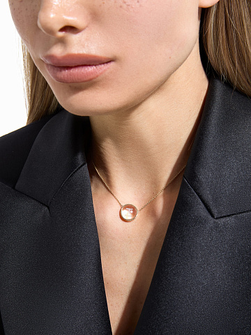 Колье с кулоном с буквой I из желтого золота с горным хрусталем, 2