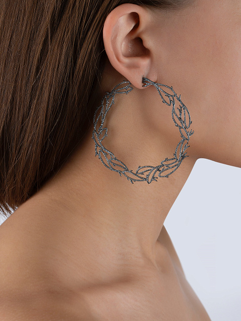 Хупсы из черненого золота с голубыми цирконами, 2