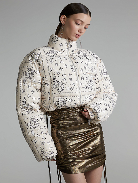 Молочный укороченный пуховик с узором «пейсли», 5