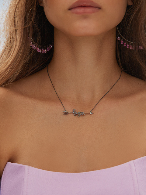 Хупсы из черненого золота с розовыми сапфирами огранки «бриолет», 2