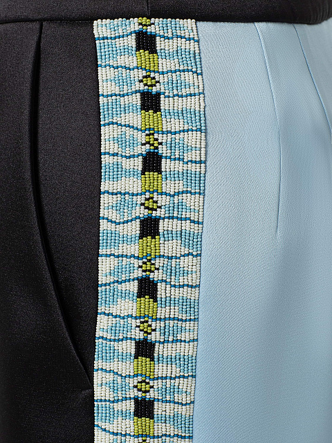 КОСТЮМ ИЗ ДЮШЕСА, 5