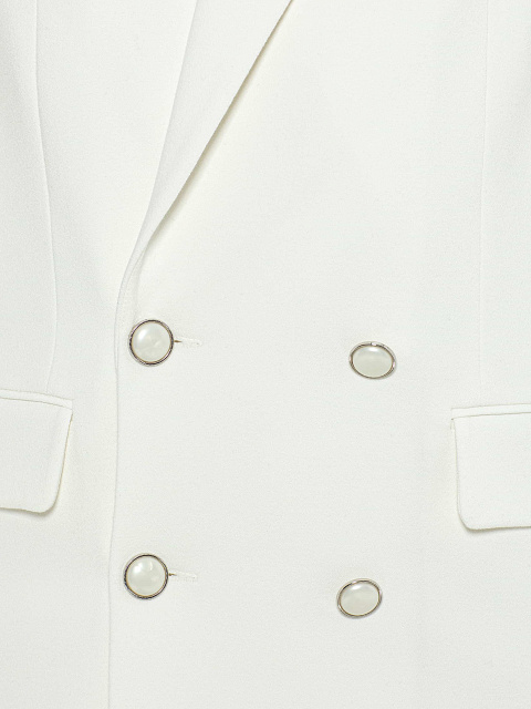 Белый костюм-тройка, 7