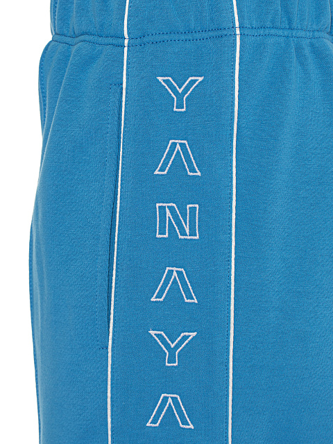 Ярко-голубой костюм с укороченной толстовкой и белой вышивкой, 6