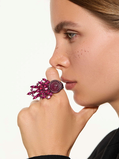 Кольцо из черненого золота с камеей на рубине, 2 Кольцо из черненого золота с камеей на рубине, 2