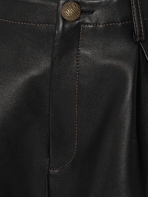 Черный кожаный комплект из жакета и шорт, 5 Черный кожаный комплект из жакета и шорт, 5