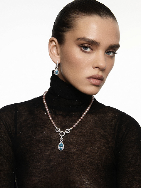 Колье с кулоном из белого золота с голубым бриллиантом и розовым жемчугом, 2 Колье с кулоном из белого золота с голубым бриллиантом и розовым жемчугом, 2