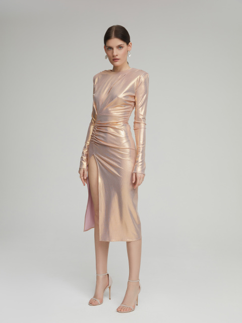 Золотисто-розовое платье-миди из трикотажа с металлическим блеском, 1