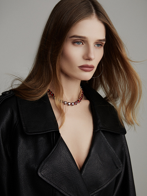 Колье из белого золота с гранатами в огранке "сердце", 3