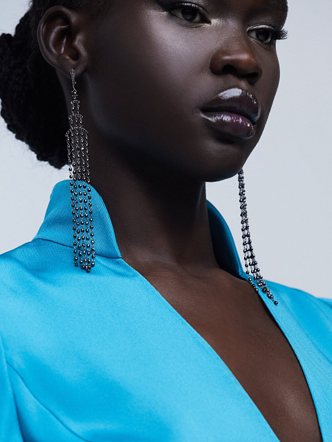 Длинные серьги из черненого золота с бриллиантами в огранке «бриолет», 2