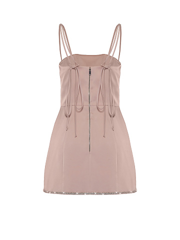 Пудрово-розовое атласное платье-мини со стразами на подоле, 2