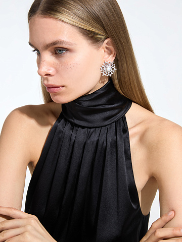 Пусеты из белого золота в виде снежинок с жемчугом и бриллиантами, 2