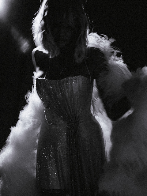 Белое платье-мини из сетки со стразами, 10 Белое платье-мини из сетки со стразами, 10