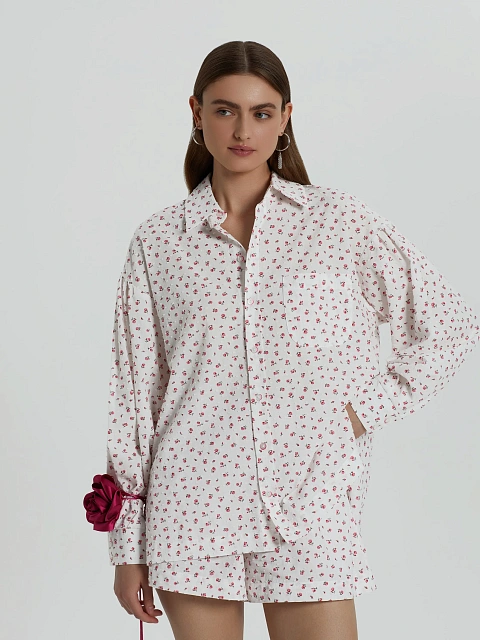 Белый костюм из муслина с красным цветочным принтом, 2