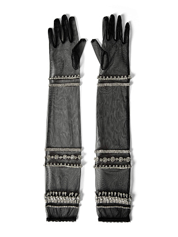 ПЕРЧАТКИ ИЗ ФАТИНА, 1