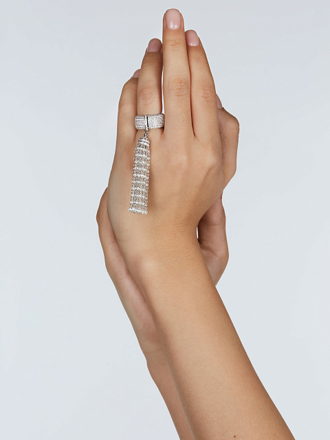 Кольцо-кисть из белого золота, бриллиантов круглой огранки и огранки «бриолет», 8 Кольцо-кисть из белого золота, бриллиантов круглой огранки и огранки «бриолет», 8