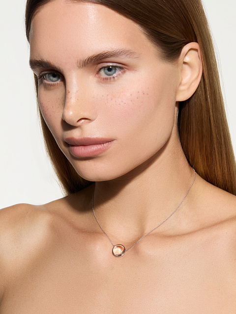 Колье с кулоном с буквой B из белого золота с горным хрусталем, 2