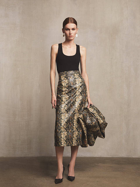 Черный топ из трикотажа в рубчик, 4