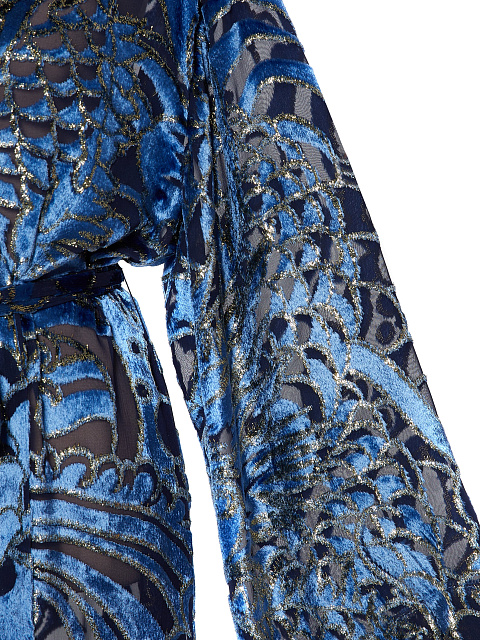 Синий халат из бархата с золотистым узором, 3