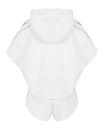 Белый трикотажный костюм с шортами и серой вышивкой, 2