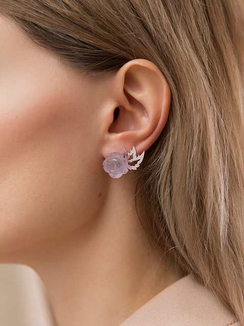 Пусеты из белого золота с розами из резного аметиста, 2 Пусеты из белого золота с розами из резного аметиста, 2