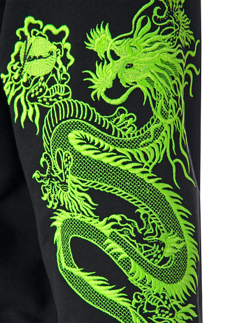 Черный костюм с салатовой вышивкой на рукавах, 4