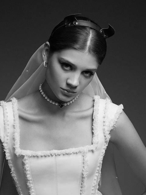 Белая короткая фата с жемчужными бусинами, 10