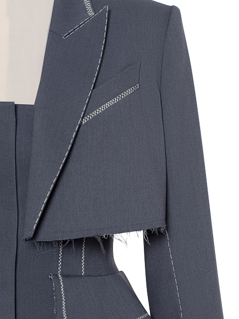 Серый костюм-тройка с укороченным жакетом, 6