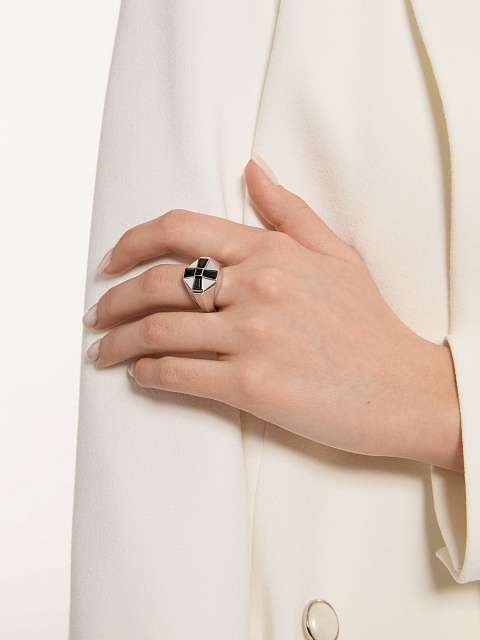 Кольцо из белого золота с черным турмалином, 3 Кольцо из белого золота с черным турмалином, 3