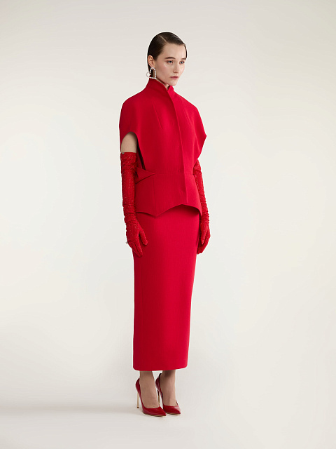 Красный костюм-двойка из жакета с баской и юбки-миди, 5
