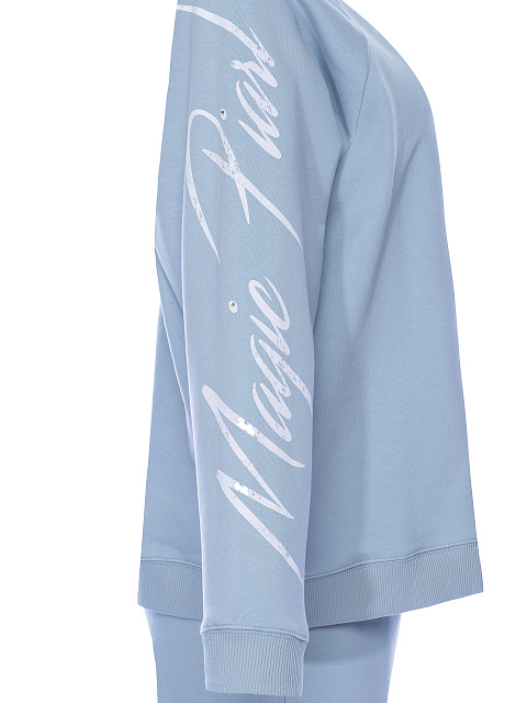 Костюм из голубого трикотажа, рукав реглан, манжеты на резинке, принт на рукавах, 3 Костюм из голубого трикотажа, рукав реглан, манжеты на резинке, принт на рукавах, 3